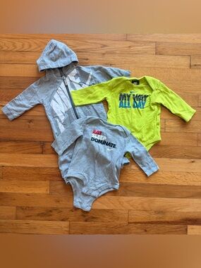 NIKE Baby Boy Bundle One Piece Lot of 3 Onesie size 6-9 Months